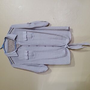 Womens cute button up blouse.  Roz & Ali size large